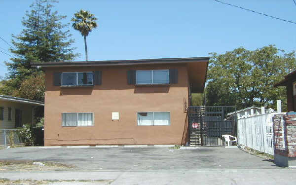 1669 81st Ave in Oakland, CA - Foto de edificio - Building Photo