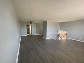 2331 Hoffnagle St in Philadelphia, PA - Building Photo - Building Photo