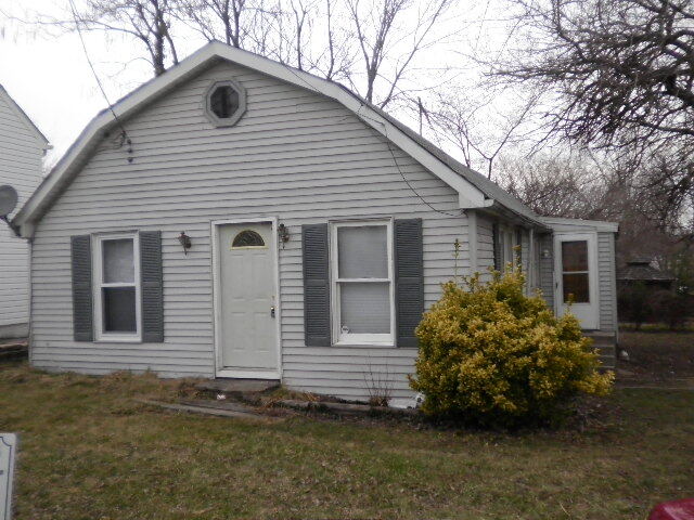 property at 1715 Hall Ave