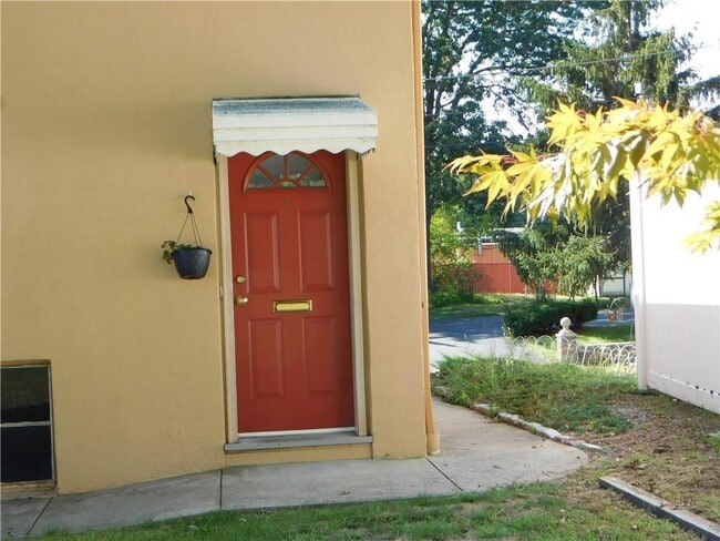22 Chestnut Ave in Lincoln, RI - Building Photo - Building Photo