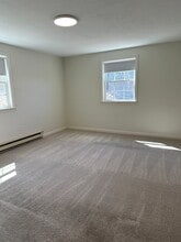 153 Providence Rd, Unit Apt N in Grafton, MA - Foto de edificio - Building Photo