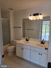 1930 Crescent Park Dr in Reston, VA - Building Photo - Building Photo