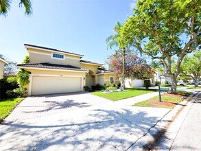 16404 Diamond Head Dr in Weston, FL - Building Photo - Building Photo
