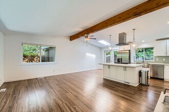 16623 SE 14th St in Bellevue, WA - Building Photo - Building Photo