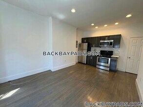 225 Newbury St in Boston, MA - Building Photo - Building Photo