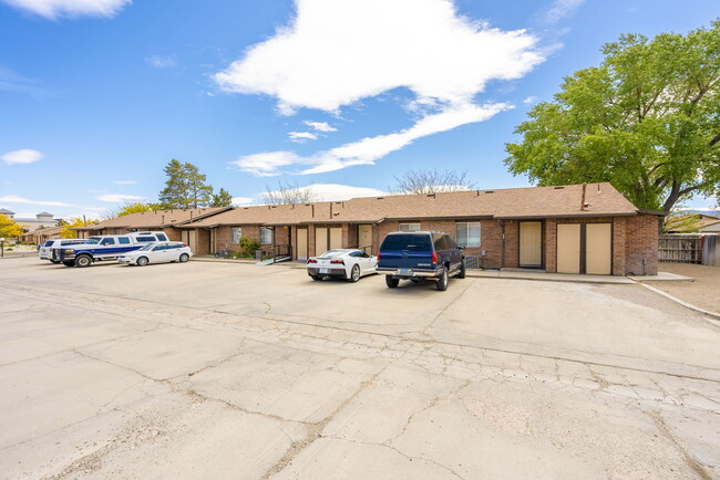 360 Jill Ct in Fernley, NV - Building Photo - Building Photo