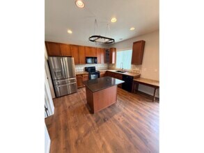 10552 Vaughn Ct in Commerce City, CO - Building Photo - Building Photo