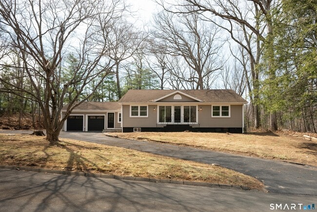 240 Great Plain Rd in Danbury, CT - Building Photo - Building Photo