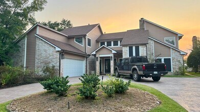 7423 W Suddley Castle St in Houston, TX - Foto de edificio - Building Photo