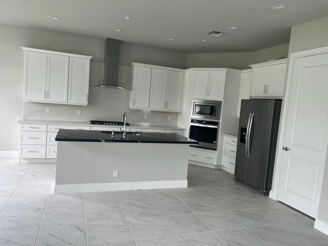 9296 Crestview Cir in Palm Beach Gardens, FL - Building Photo - Building Photo