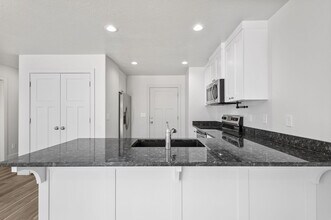 917 N 100 W in Nephi, UT - Foto de edificio - Building Photo