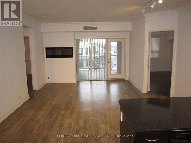 83 Woodbridge Ave in Vaughan, ON - Building Photo - Building Photo