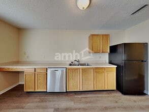 1939 Dutch Elm Dr, Unit 0907 in Indianapolis, IN - Foto de edificio - Building Photo