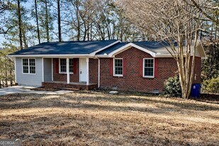 2420 Green Rd in Loganville, GA - Building Photo