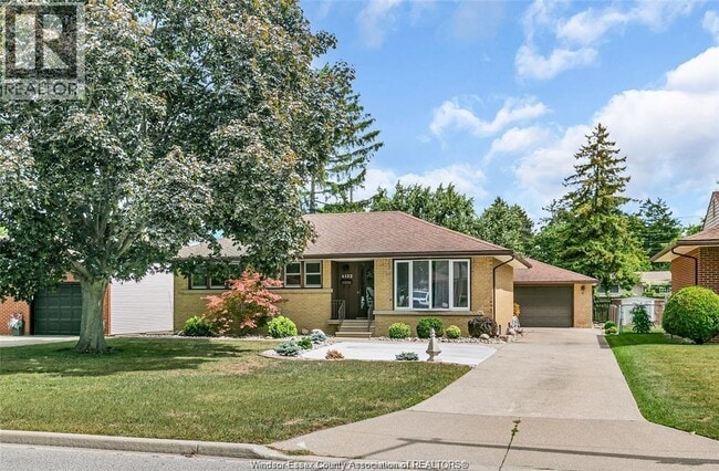 property at 4132 Mt Royal Dr