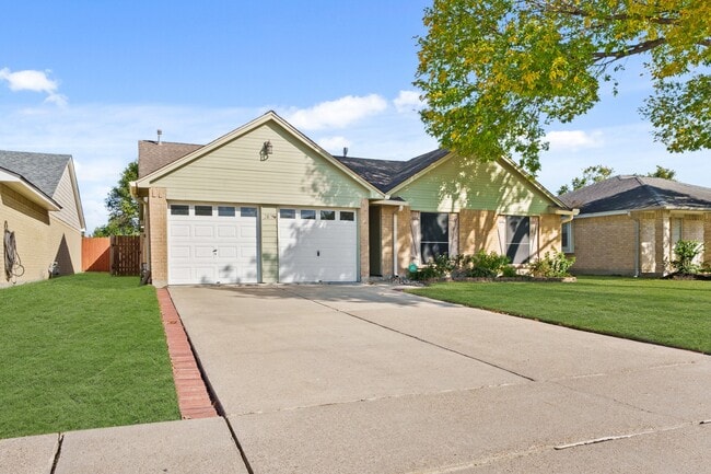 3877 Pecan Cir in La Porte, TX - Building Photo - Building Photo