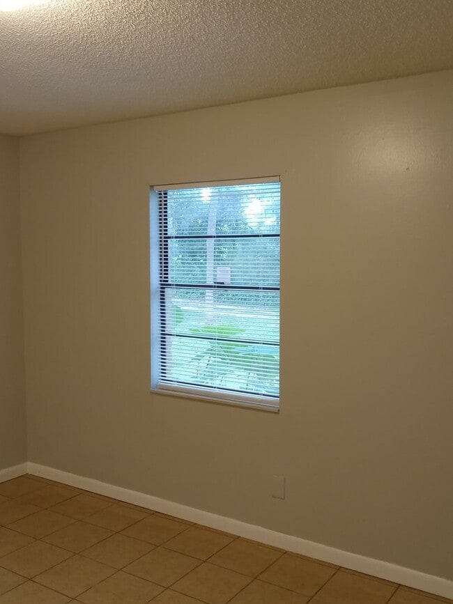 4932 4th St in Zephyrhills, FL - Building Photo - Building Photo