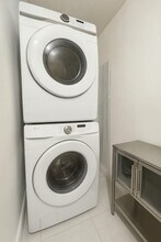 2395 NE 184th Terrace in North Miami Beach, FL - Building Photo - Building Photo