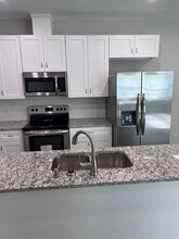 312 W Watson St in Willis, TX - Foto de edificio - Building Photo