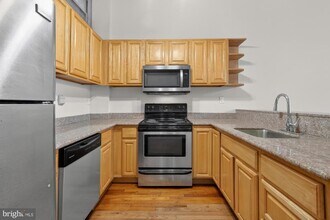 339 W Girard Ave in Philadelphia, PA - Building Photo - Building Photo