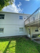 345 Post Rd in Warwick, RI - Building Photo - Building Photo