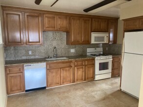 718 21st St-Unit -F in Hermosa Beach, CA - Building Photo - Building Photo