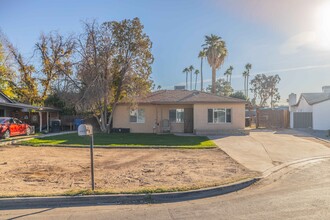 1033 W McLellan Rd in Mesa, AZ - Building Photo - Building Photo