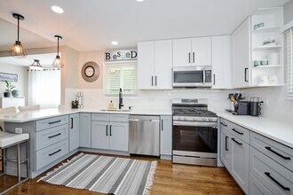 1226 Longmeadow Dr in Glenview, IL - Building Photo - Building Photo