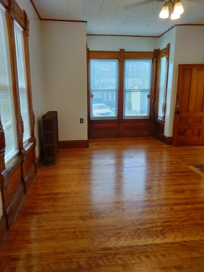 35 Lincoln St, Unit APT #1 in Gardner, MA - Building Photo - Building Photo