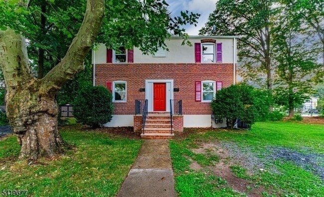 property at 6 Armstrong St