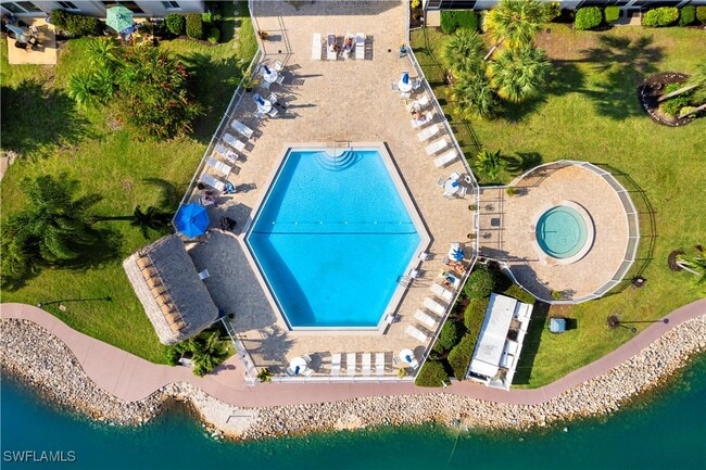 property at 1008 Manatee Rd