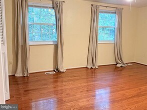 10434 Calumet Grove Dr in Fairfax, VA - Building Photo - Building Photo