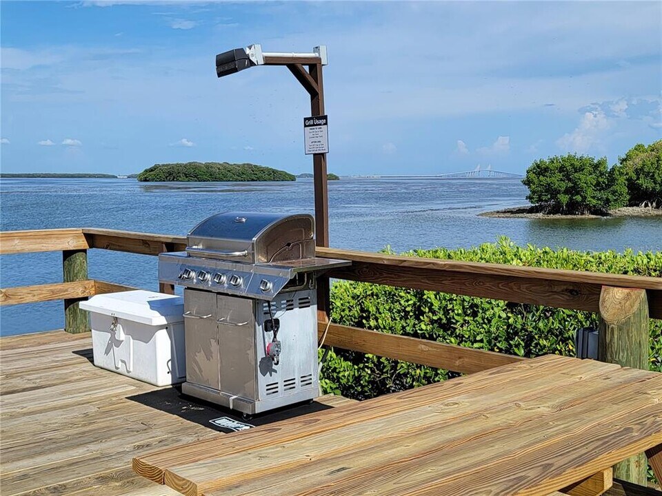 1515 Pinellas Bayway S in Tierra Verde, FL - Building Photo