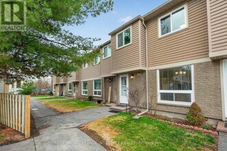 1379 Perez Crescent in Ottawa, ON - Building Photo - Building Photo