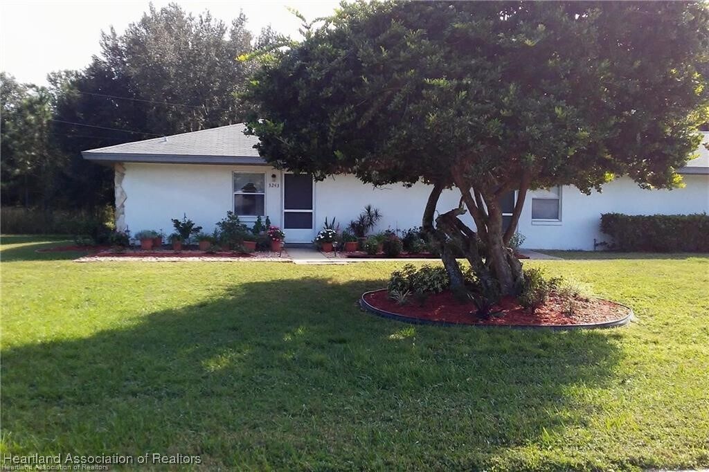 3279 Country Hill Rd in Sebring, FL - Building Photo