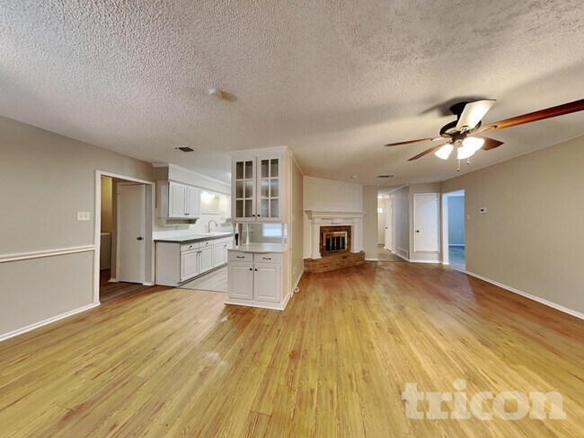 2710 Jewell Dr in Arlington, TX - Building Photo - Building Photo