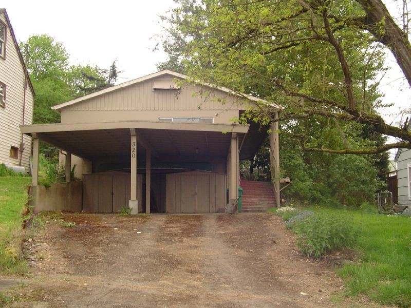 320 Clark St in Eugene, OR - Building Photo