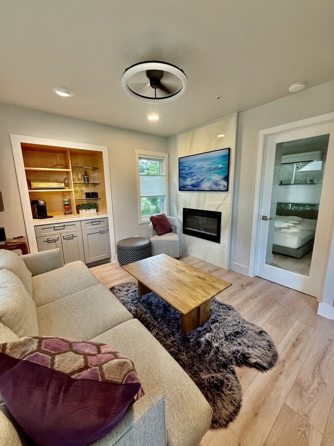 property at 2113 Walnut St