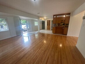 1320 Windermere Ave in Menlo Park, CA - Building Photo - Building Photo