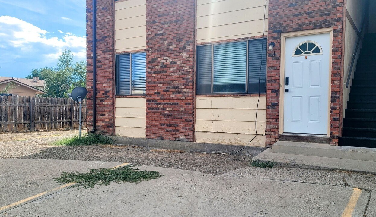 487 Tracy Dr in Clifton, CO - Building Photo