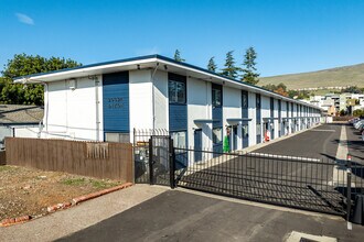 Grand at SoHay (Dixon FKA Foothill Townhomes) in Hayward, CA - Building Photo - Building Photo