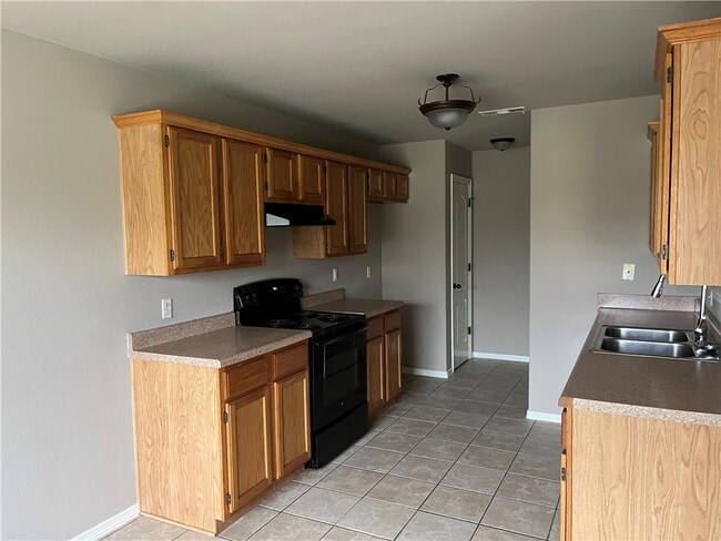 121 Willow Dr in Centerton, AR - Building Photo - Building Photo