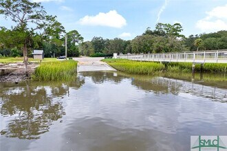 393 Dutchman's Cove Rd in Midway, GA - Building Photo - Building Photo