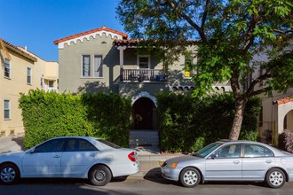 454 N Genesee Ave in Los Angeles, CA - Building Photo - Building Photo