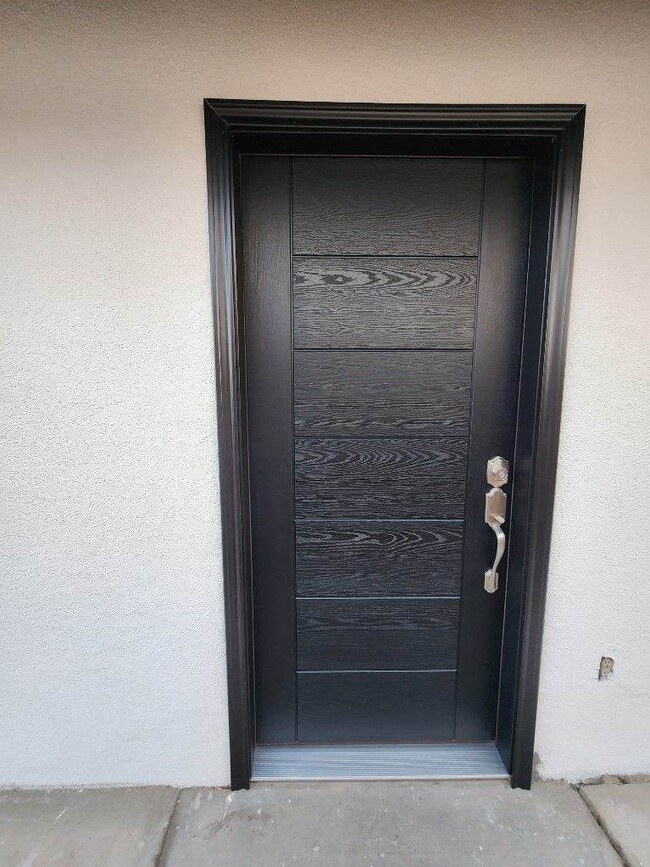 property at 1286 Aurora Dr