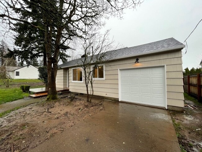 1050 Cedar Way SE in Salem, OR - Building Photo - Building Photo