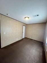 512 W Alabama Ave in Chickasha, OK - Building Photo - Building Photo