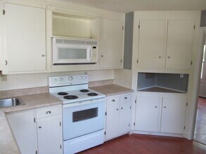 1047 Irving St in Winston-Salem, NC - Building Photo - Building Photo