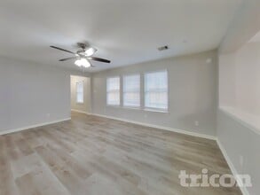 6535 Providence View Ln in Houston, TX - Foto de edificio - Building Photo