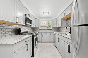 84 Pasadena St in Pittsburgh, PA - Building Photo